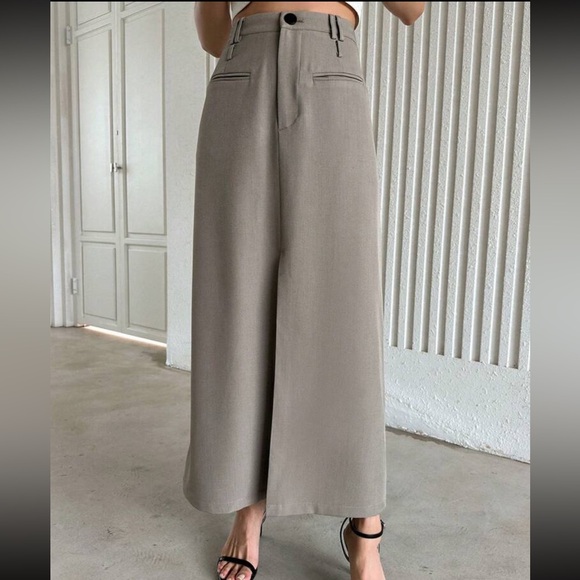 Gray front slit midi pencil skirt with slant pocket detail - Picture 4 of 4